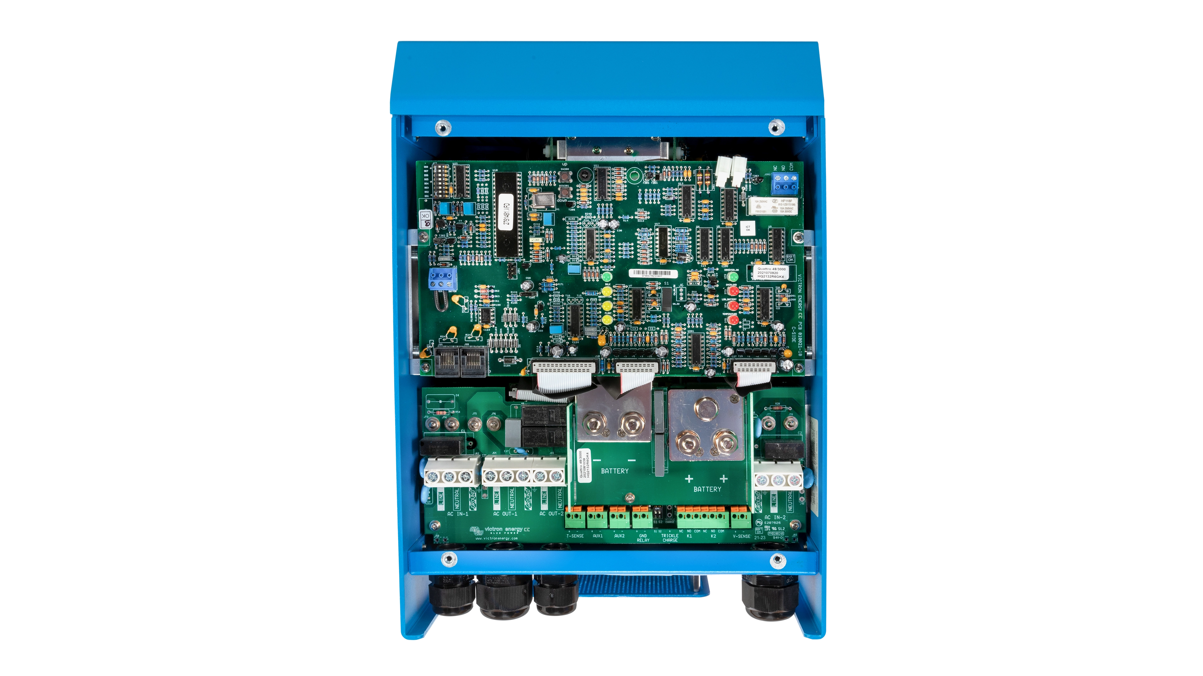 Victron - QUA245023110 - 24V Quattro 5kVA 120V Inverter 120A Charger (UL) - Internal View High quality photo of the Victron - QUA245023110 - 24V Quattro 5kVA 120V Inverter 120A Charger (UL) - Internal View. Photographed by Current Connected